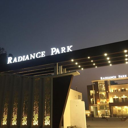 Hotel Radiance Park Rāmpur Exterior foto